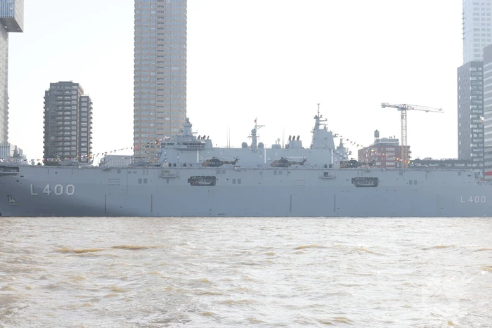 Turkse marineschepen zorgen voor veel bekijks