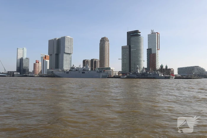 Turkse marineschepen zorgen voor veel bekijks