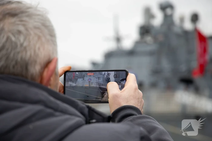 Turkse marineschepen zorgen voor veel bekijks