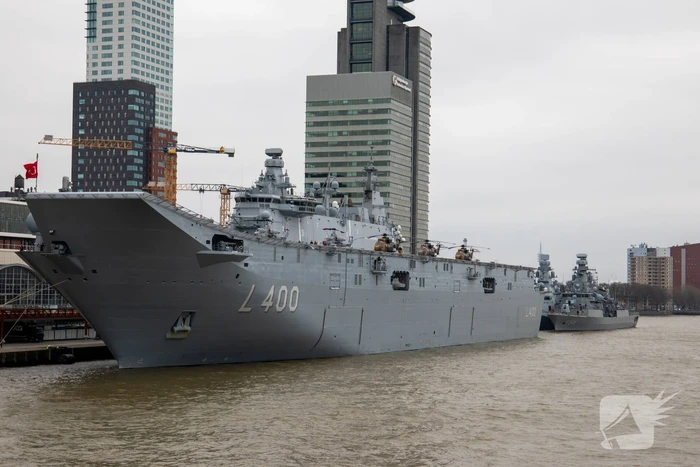 Turkse marineschepen zorgen voor veel bekijks