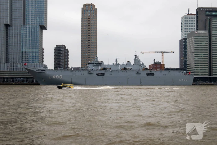 Turkse marineschepen zorgen voor veel bekijks