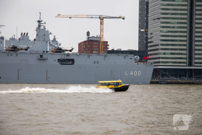 Turkse marineschepen zorgen voor veel bekijks