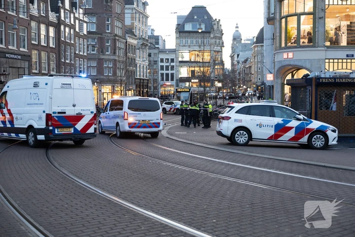 Fietser zwaargewond bij aanrijding met trams