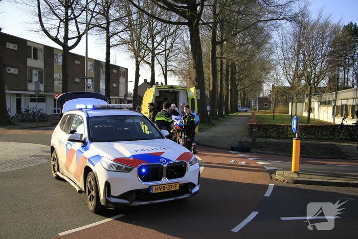 Fietser ernstig gewond na aanrijding op rotonde