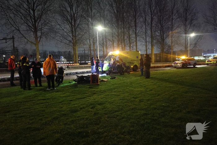 Scooters botsen frontaal op fietspad