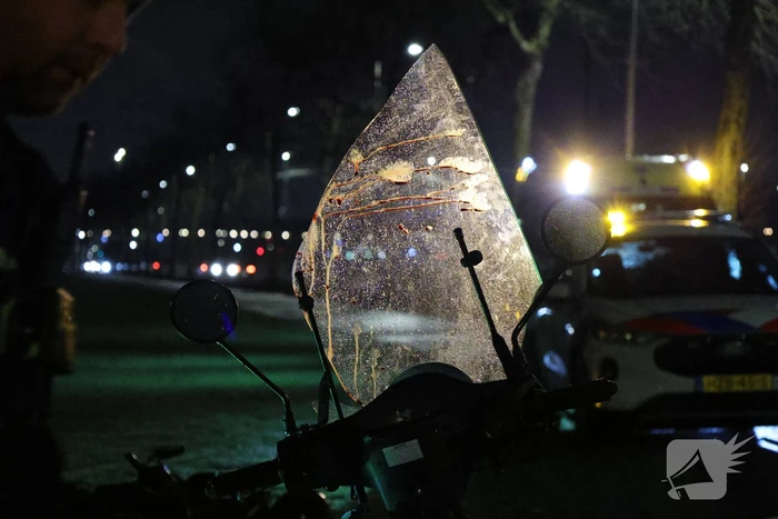 Scooters botsen frontaal op fietspad