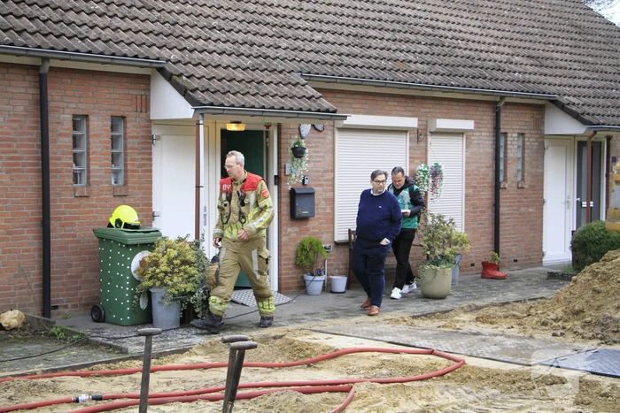 Brand op zolder van woning leidt tot ontruiming