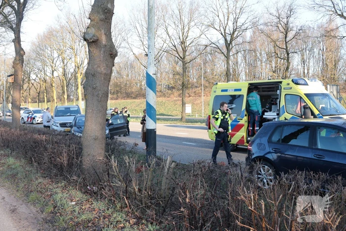 Drie voertuigen betrokken bij aanrijding met letsel