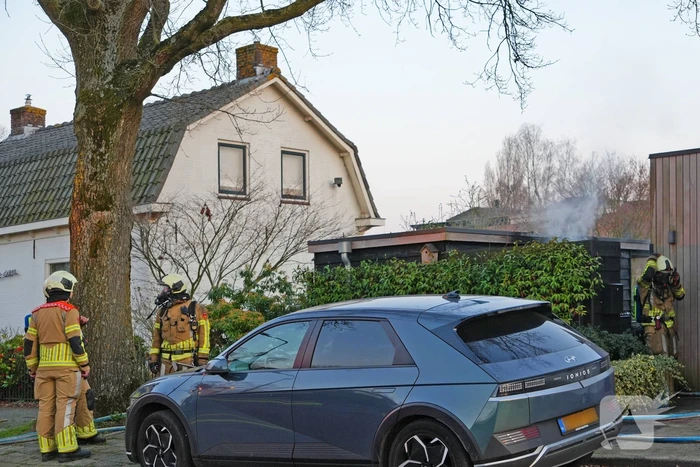 Brand in schuur snel onder controle