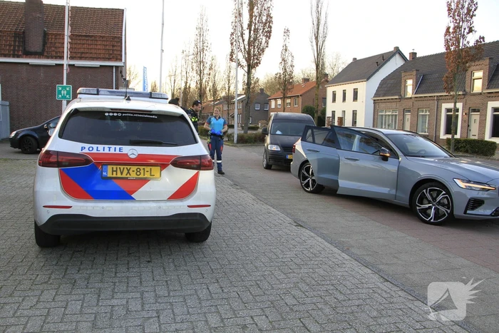 Botsing tussen voertuig en bestelbusje