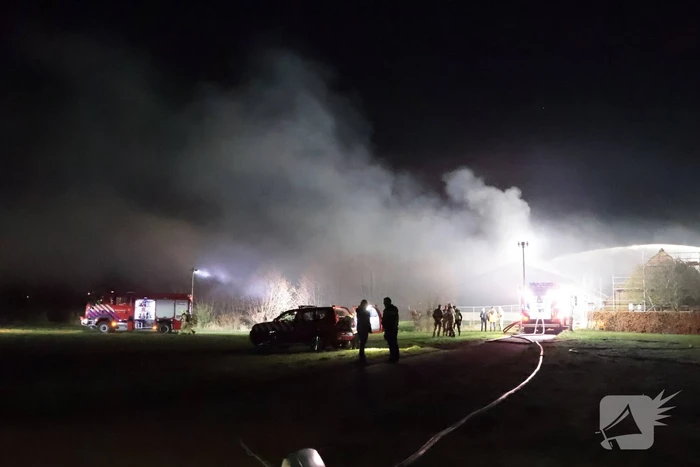 Brandweer bestrijdt grote brand