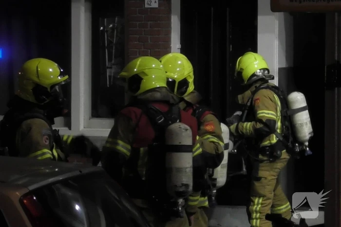 Middelbrand in woning zorgt voor grote inzet