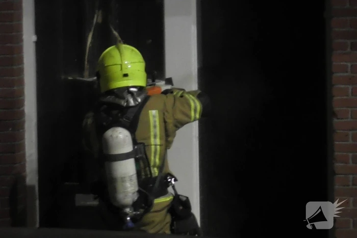 Middelbrand in woning zorgt voor grote inzet