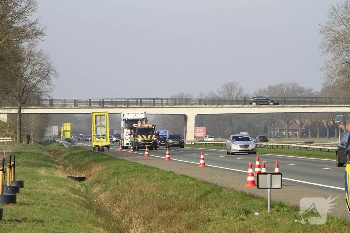 Bestuurder met alcohol belandt in sloot