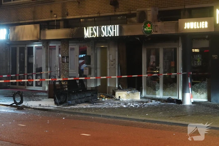 Brand door explosie bij Sushi-bar