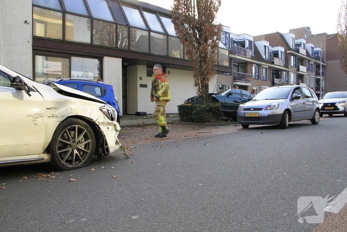 Zware aanrijding met meerdere voertuigen