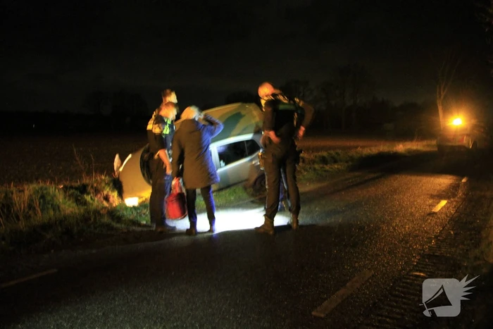 Auto belandt in greppel na ongeval