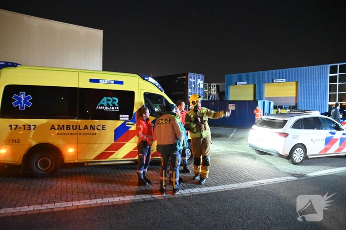 Passerende beveiligers slaan alarm bij brand in verbouwd bedrijfspand