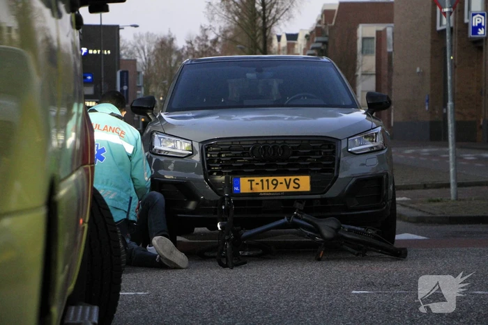 Fietser betrokken bij aanrijding met auto