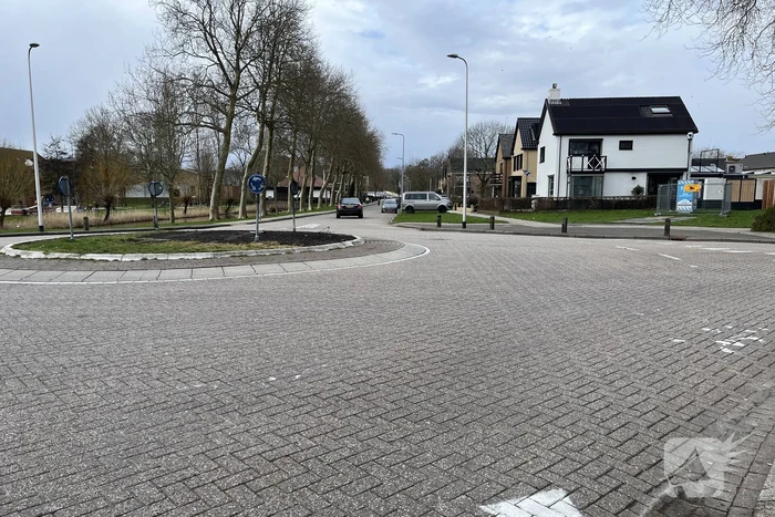 Politie plaatst camera bij beruchte rotonde