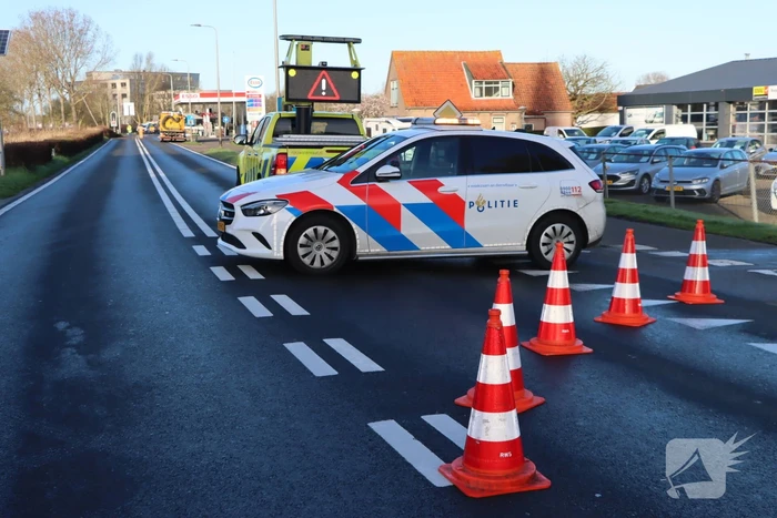 Auto-ongeluk zorgt voor ravage