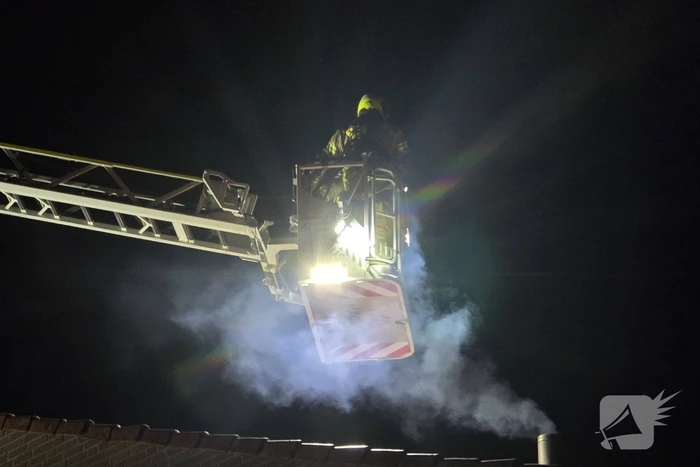 Verstopping in schoorsteen veroorzaakt brand