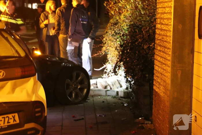 Aanhouding en flinke schade na aanrijding