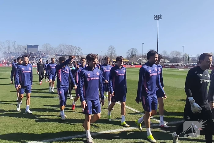 Feyenoord traint met steun van fans voor Klassieker tegen Ajax