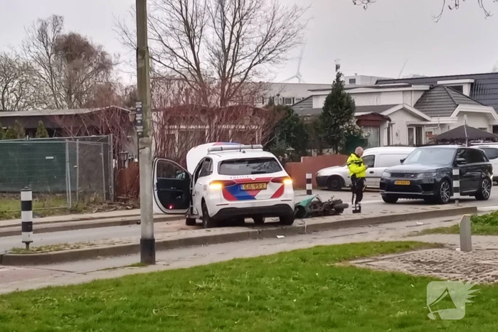 Scooterrijder onderuit tijdens achtervolging