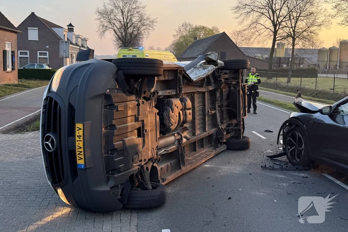 Bestuurder onder invloed betrokken bij aanrijding