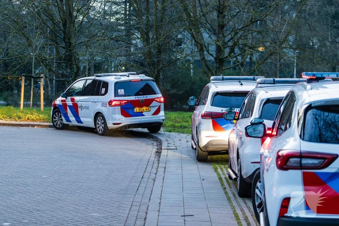 Meerdere politie eenheden aanwezig bij conflict