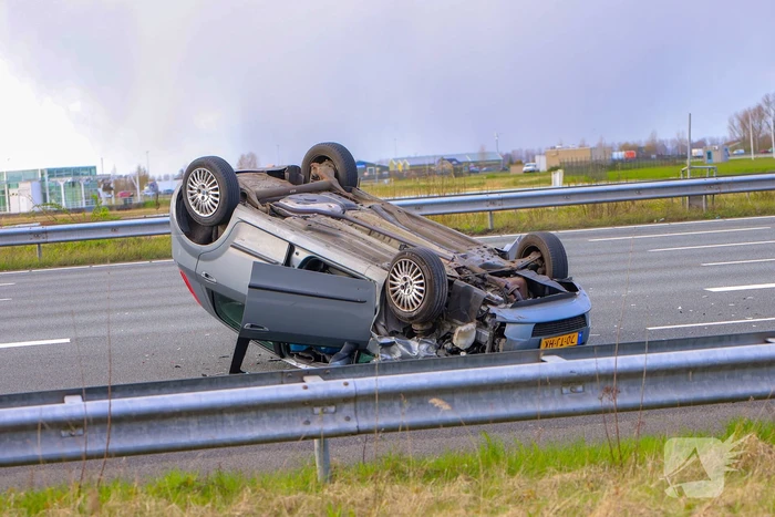 Bestuurder gewond na aanrijding op snelweg