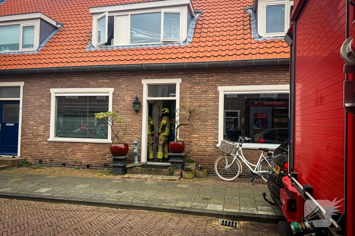 Rook en brandgeur door droogkokende pan zorgt voor brandweerinzet