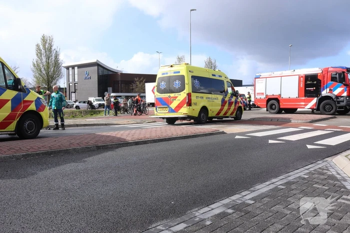 Fietser gewond bij aanrijding met vrachtwagen