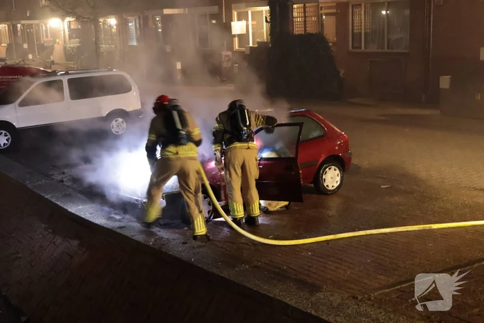 Auto in brand op Westkade