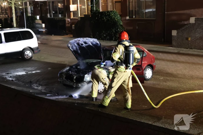 Auto in brand op Westkade