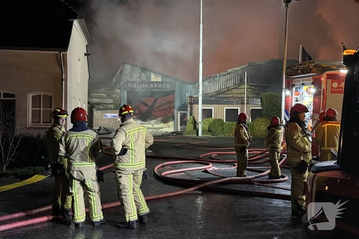 Zeer grote brand verwoest bedrijf