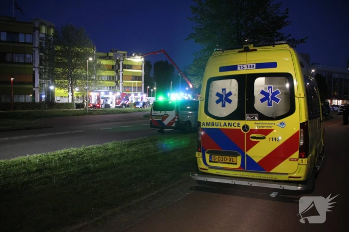 Brand in kantoorpand leidt tot grote inzet brandweer