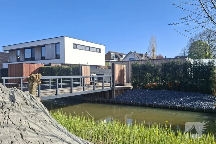 Gaslek in tuin leidt tot langdurige brandweeractie