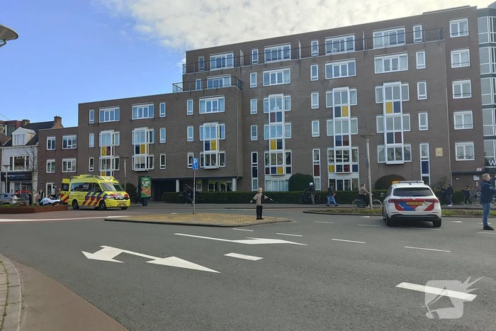 Auto rijdt door na aanrijding met voetganger