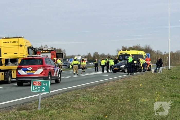 Botsing op snelweg leidt tot gewonde