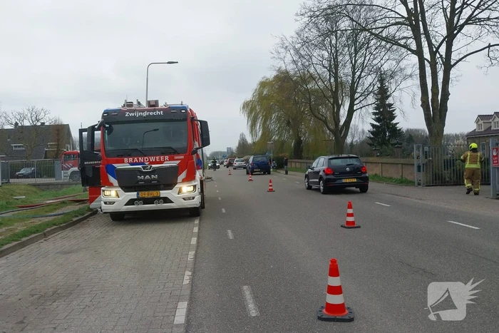 Auto brandt volledig uit
