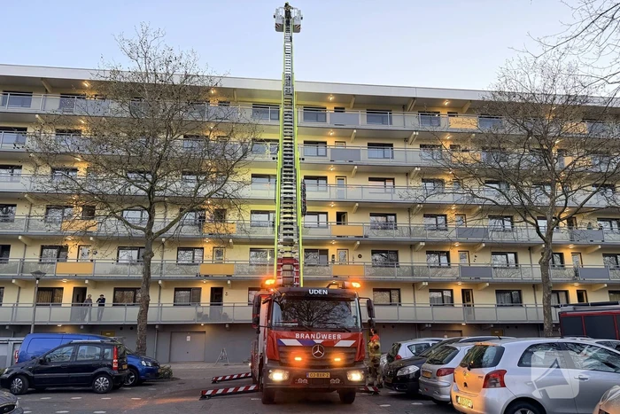 Dakbrand in flatwoning opschudding in Uden