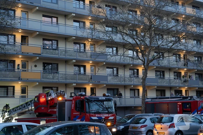 Dakbrand in flatwoning opschudding in Uden