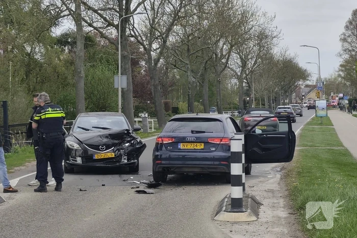Weg afgesloten na aanrijding
