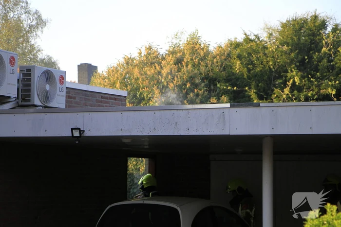 Buitenbrand in Weert zorgt voor schade aan garage
