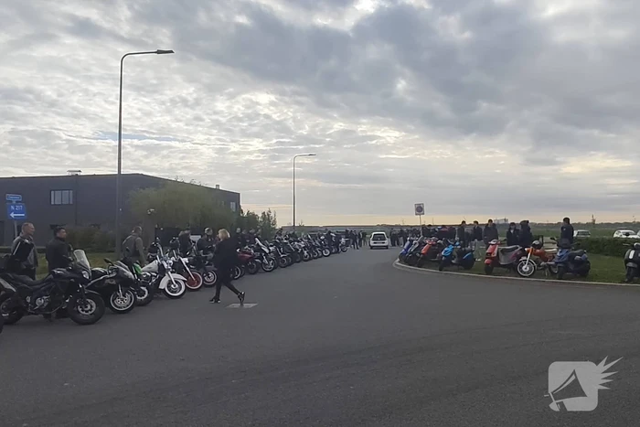 Uitvaart motorrijder trekt veel bezoekers