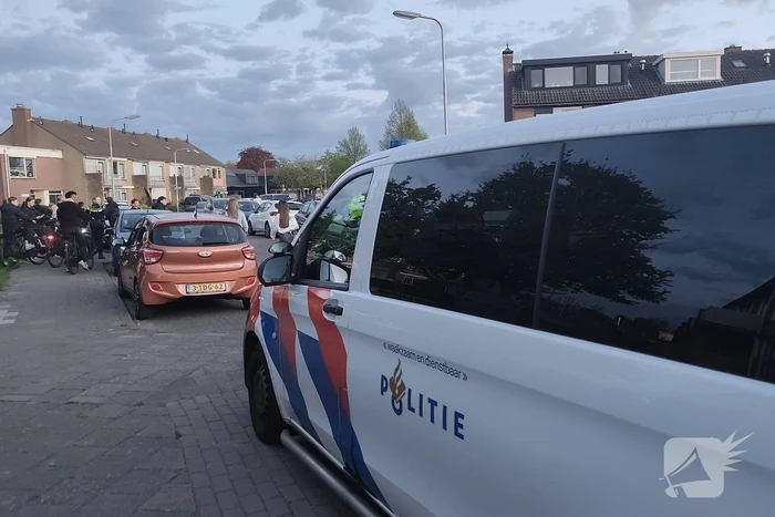 Dader op de vlucht na steekpartij