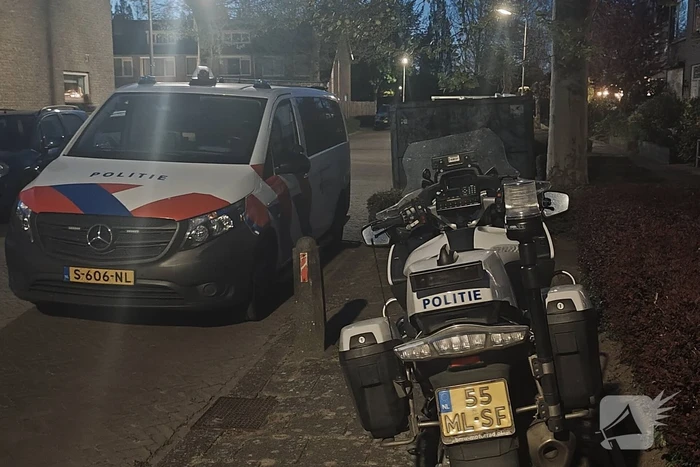 Dader op de vlucht na steekpartij