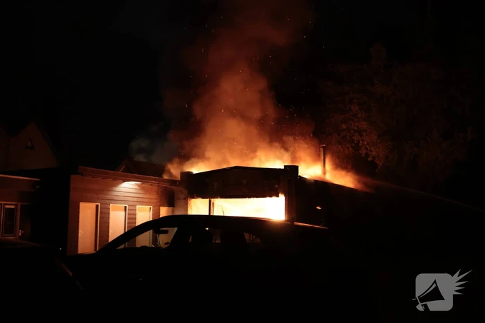 Grote brand verwoest opslagschuur